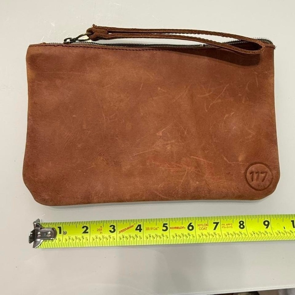 117 brand distressedโ brown leather pouch with zipper